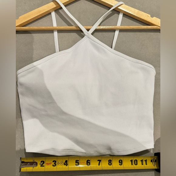 Bundle alo Goddess Ribbed Bandeau Top + Goddess Ribbed Cross Crop Top - Picture 14 of 16